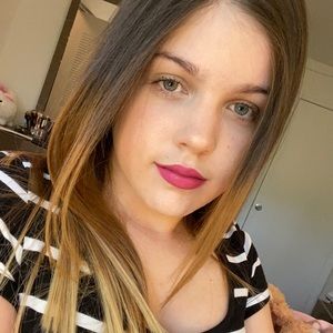 Meet your Posher, Anabel